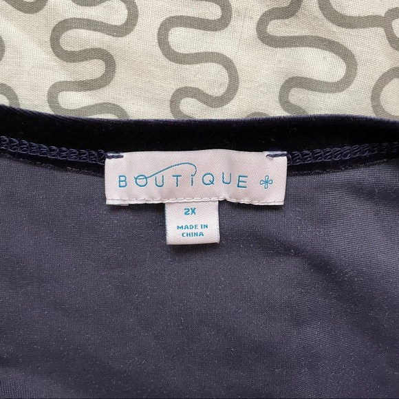 Velvet flutter sleeve wrap dress - Picture 2 of 4